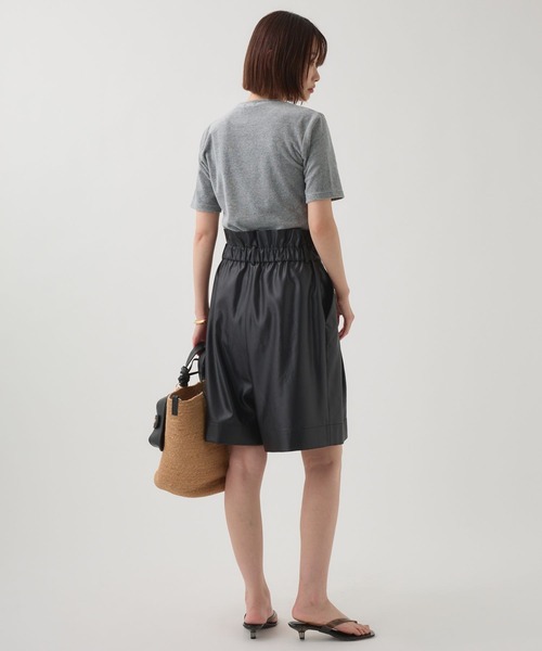 BABYLONE(バビロン)の「レザーライクサテンハーフパンツ(その他パンツ・レディース・ブラック/ブラウン・フリー)」の13枚目の写真