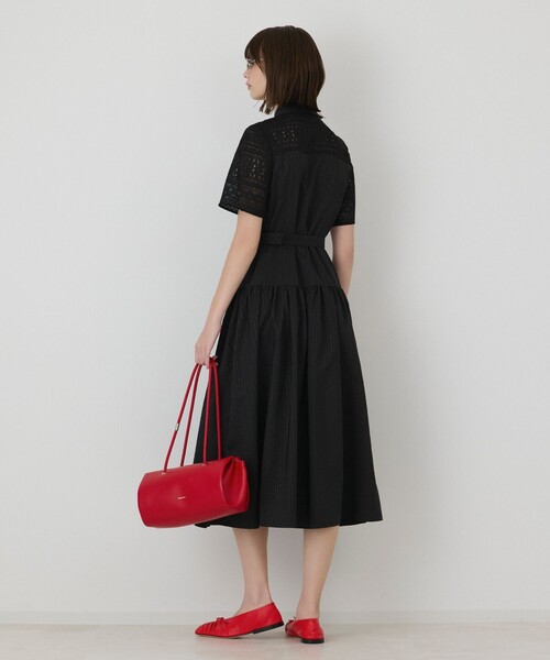 GRACE CONTINENTAL(グレースコンチネンタル)の「レースドッキングフレアワンピース(ドレス・レディース・ブラック/キナリ・38/36)」の18枚目の写真