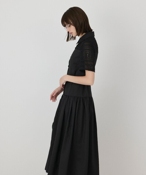 GRACE CONTINENTAL(グレースコンチネンタル)の「レースドッキングフレアワンピース(ドレス・レディース・ブラック/キナリ・38/36)」の21枚目の写真