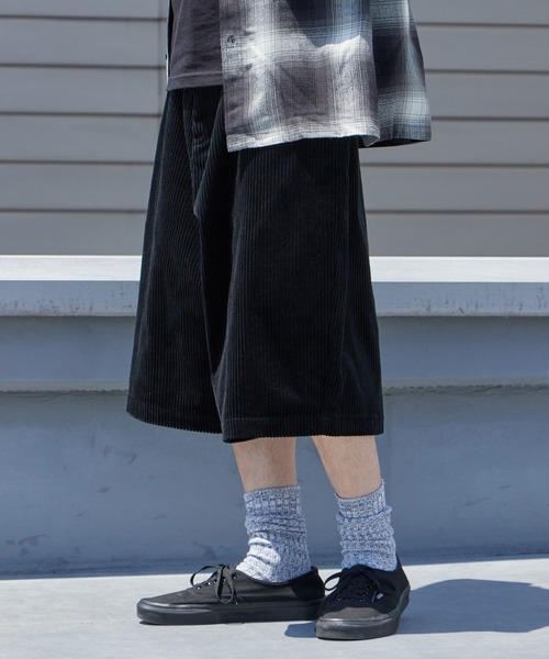 MAUI and Sons(マウイアンドサンズ)の「MAUI and Sons / マウイアンドサンズ SUNFADE BAGGY SHORTS サンフェードバギーショーツ コーデュロイ生地 ハーフパンツ 秋 秋服 2026年秋冬(その他パンツ・メンズ・ブラック/パープル/ピンク・S/M/L)」の2枚目の写真