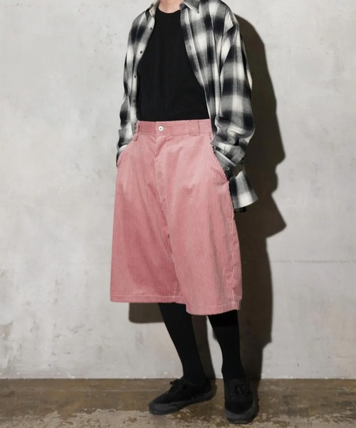 MAUI and Sons(マウイアンドサンズ)の「MAUI and Sons / マウイアンドサンズ SUNFADE BAGGY SHORTS サンフェードバギーショーツ コーデュロイ生地 ハーフパンツ 秋 秋服 2026年秋冬(その他パンツ・メンズ・ブラック/パープル/ピンク・S/M/L)」の11枚目の写真