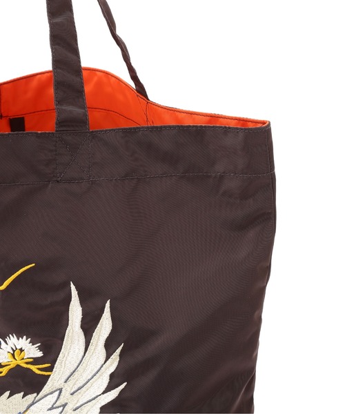 AVIREX(アヴィレックス)の「《WEB限定》NYLON TOTE BAG ”EAGLE” / ナイロン トートバッグ イーグル / AVIREX / アヴィレックス(トートバッグ・メンズ・ワイン/ダークブラウン/ロイヤルブルー/チャコール・FREE)」の7枚目の写真