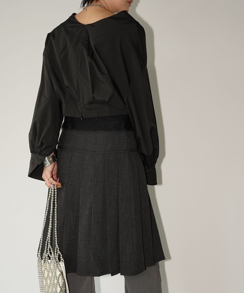 chuclla(チュクラ)の「ストラップ クロップドブラウス chw26a019(シャツ/ブラウス・レディース・ブラック/ホワイト・FREE)」の5枚目の写真