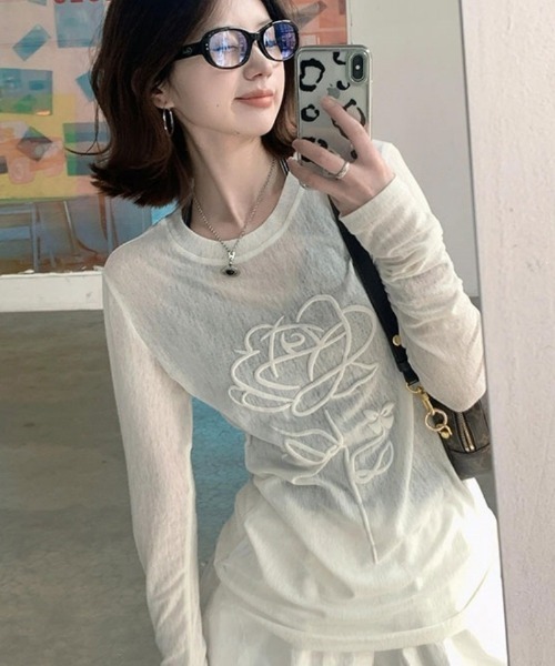 Ritzy(リッツィー)の「Y2KフラワープリントシアーロングTシャツ(Tシャツ/カットソー・レディース・ホワイト・XL/L/M)」の1枚目の写真