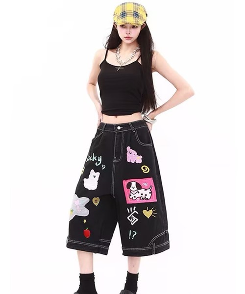 AsheKsha(アシクシャ)の「童趣のあるカートゥーン刺繍入りゆったり七分丈デニムパンツ(デニムパンツ・レディース・ブラック・F)」の13枚目の写真