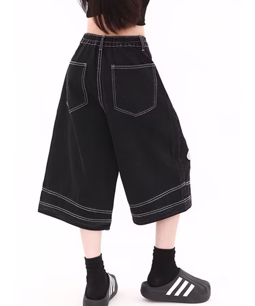 AsheKsha(アシクシャ)の「童趣のあるカートゥーン刺繍入りゆったり七分丈デニムパンツ(デニムパンツ・レディース・ブラック・F)」の22枚目の写真