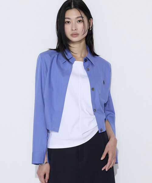 COMME CA（コムサ）の「〔 Sサイズ 〕 コットンポプリンストライプ クロプトシャツ（シャツ/ブラウス・レディース・ブルー/ブラウン・5号）」の2枚目の写真