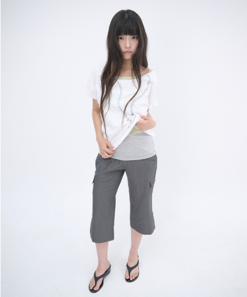 ITZAVIBE（イッザバイブ）の「STRAP POINT CAPRI PANTS - CHARCOAL（その他パンツ・レディース・その他・MEDIUM/LARGE）」の2枚目の写真