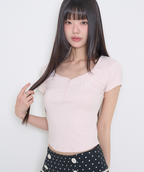 ILLIGO(イリゴ)の「129 ボタンヘンリーネックTシャツ ピンク(Tシャツ/カットソー・レディース・その他・OS)」の1枚目の写真