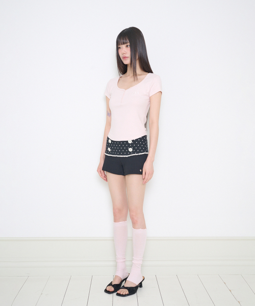 ILLIGO(イリゴ)の「129 ボタンヘンリーネックTシャツ ピンク(Tシャツ/カットソー・レディース・その他・OS)」の4枚目の写真