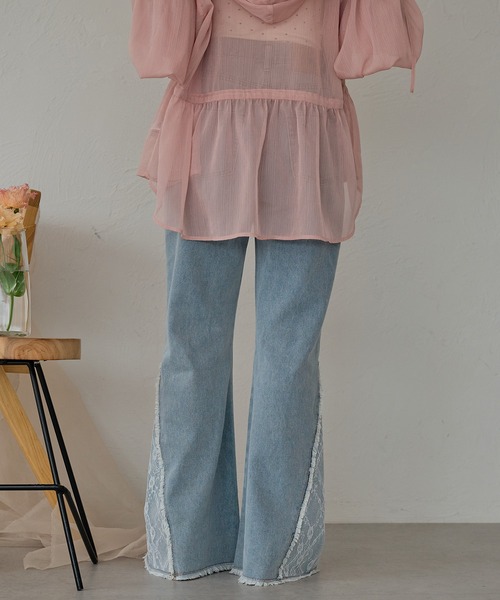 mideal（マイディール）の「lace flare denim pants / レースフレアデニムパンツ（デニムパンツ・レディース・ブラック/ライトブルー・X-SMALL/SMALL/MEDIUM）」の4枚目の写真