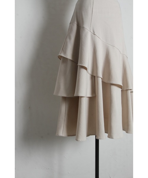 tocco closet（トッコ　クローゼット）の「バックレースアップアシメ切り替えティアードフレアスカート（スカート・レディース・ブラック/ライトベージュ・M）」の3枚目の写真