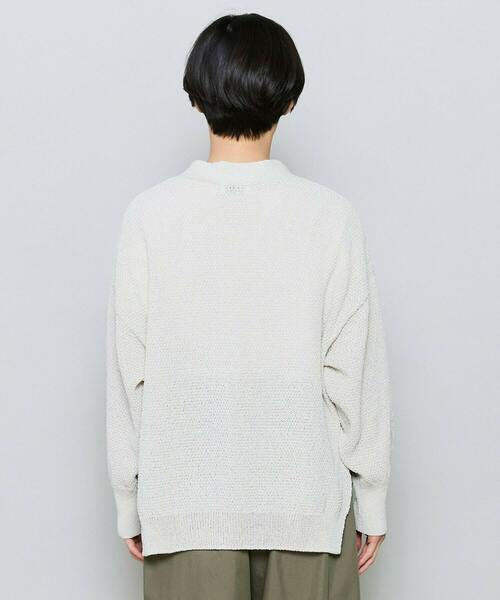 MOGA(モガ)の「SHION×TSUMUGI Vネックカーディガン(カーディガン/ボレロ・レディース・ベージュ/チャコールグレー・2)」の9枚目の写真