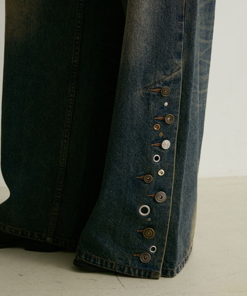 PBLIM(ページボーイリム)の「《UNISEX》ランダムボタンデニム(デニムパンツ・レディース・ブルー/ブラック・MEDIUM/LARGE)」の11枚目の写真