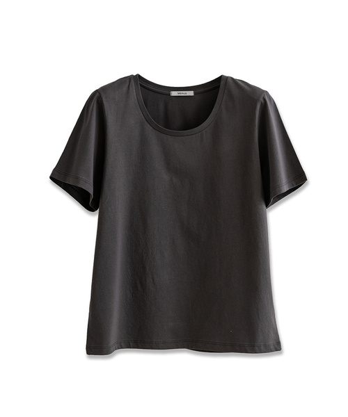 MEMUA(メムア)の「メムア UネックリブTシャツ (ホワイト)(Tシャツ/カットソー・レディース・チャコール/ダークネイビー/グレー/ダークブラウン/ブラック/アイボリー・FREE)」の4枚目の写真
