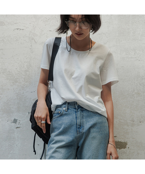 MEMUA(メムア)の「メムア UネックリブTシャツ (ホワイト)(Tシャツ/カットソー・レディース・チャコール/ダークネイビー/グレー/ダークブラウン/ブラック/アイボリー・FREE)」の1枚目の写真