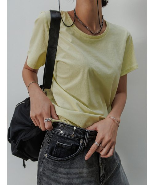 MEMUA(メムア)の「メムア UネックリブTシャツ (ホワイト)(Tシャツ/カットソー・レディース・チャコール/ダークネイビー/グレー/ダークブラウン/ブラック/アイボリー・FREE)」の9枚目の写真