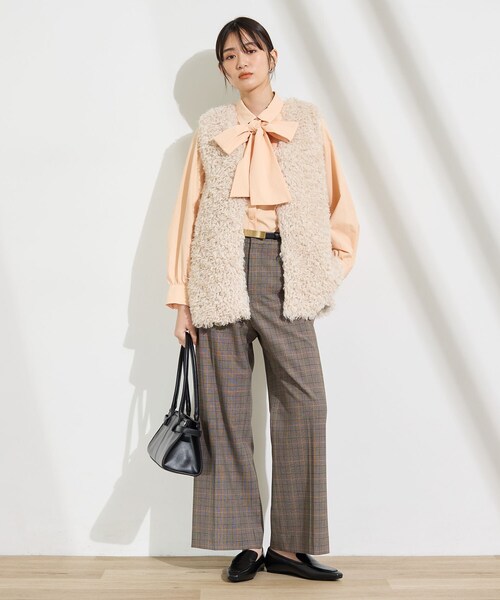 INDIVI(インディヴィ)の「【羽織るだけでお洒落】カールエコファー ジレ(ベスト・レディース・アイボリー系5/ベージュ系その他2・15 /13/05/38/34)」の5枚目の写真