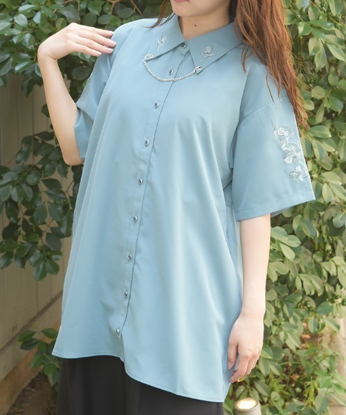 axes femme(アクシーズファム)の「チェーン付刺繍シャツ(シャツ/ブラウス・レディース・ホワイト/ミント/ブラック・FREE)」の3枚目の写真