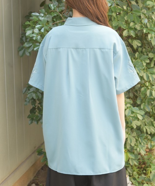 axes femme(アクシーズファム)の「チェーン付刺繍シャツ(シャツ/ブラウス・レディース・ホワイト/ミント/ブラック・FREE)」の11枚目の写真