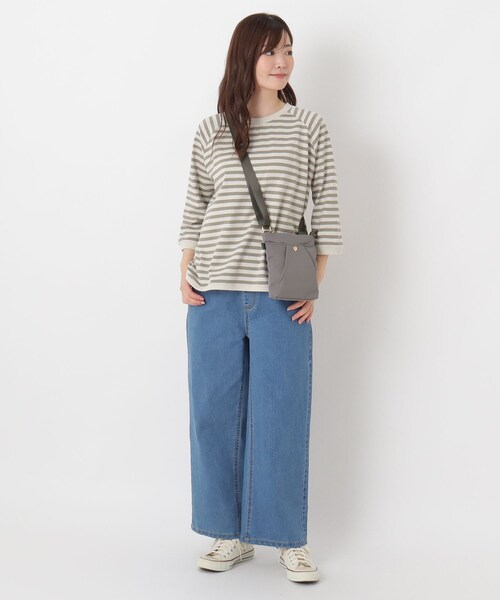 one'sterrace(ワンズテラス)の「SE 肩に優しい軽量ポシェット(ショルダーバッグ・レディース・ブラック系8/グレー系4/ベージュ系9・99)」の17枚目の写真