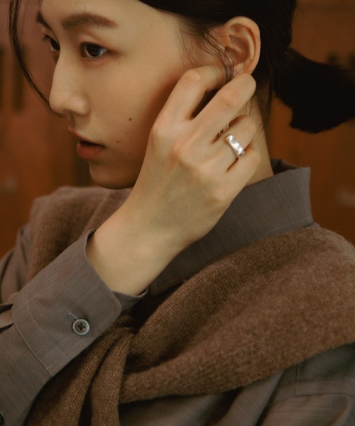 URBAN RESEARCH DOORS（アーバンリサーチドアーズ）の「Wool Blend Basic Shirts（シャツ/ブラウス・レディース・グレー/オフホワイト・FREE）」の12枚目の写真