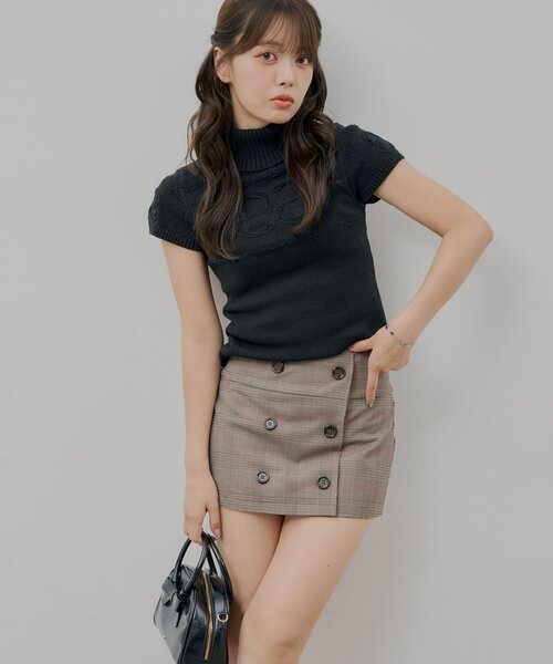 Chico(チコ)の「ダブルボタンコンパクトスカパン(スカート・レディース・ベージュ/ベージュ系その他2/グレー・SMALL/MEDIUM)」の4枚目の写真