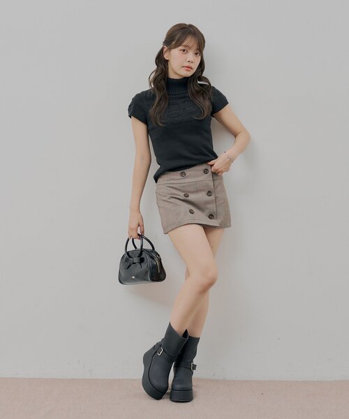 Chico(チコ)の「ダブルボタンコンパクトスカパン(スカート・レディース・ベージュ/ベージュ系その他2/グレー・SMALL/MEDIUM)」の7枚目の写真