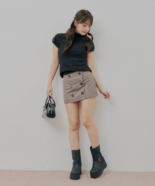 Chico(チコ)の「ダブルボタンコンパクトスカパン(スカート・レディース・ベージュ/ベージュ系その他2/グレー・SMALL/MEDIUM)」の8枚目の写真