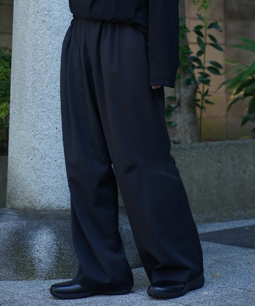 KIKO KOSTADINOV(キコ コスタディノフ)の「KIKO KOSTADINOV/キココスタディノフ/HELMOND TROUSERS(スラックス・メンズ・ブラック・46)」の1枚目の写真