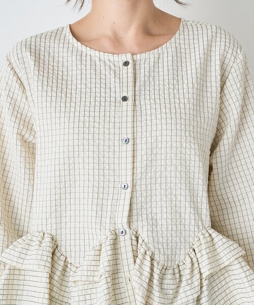 RIVE DROITE（リヴドロワ）の「【WEB限定/2WAY】チェックペプラムシャツ（秋服）（シャツ/ブラウス・レディース・ネイビー/アイボリー・FREE）」の12枚目の写真