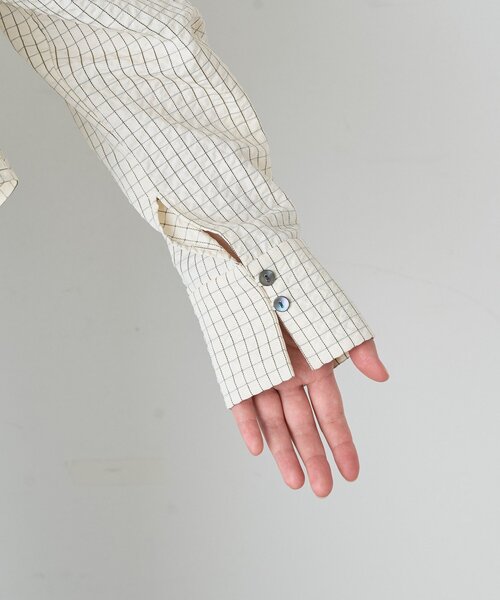 RIVE DROITE（リヴドロワ）の「【WEB限定/2WAY】チェックペプラムシャツ（秋服）（シャツ/ブラウス・レディース・ネイビー/アイボリー・FREE）」の14枚目の写真