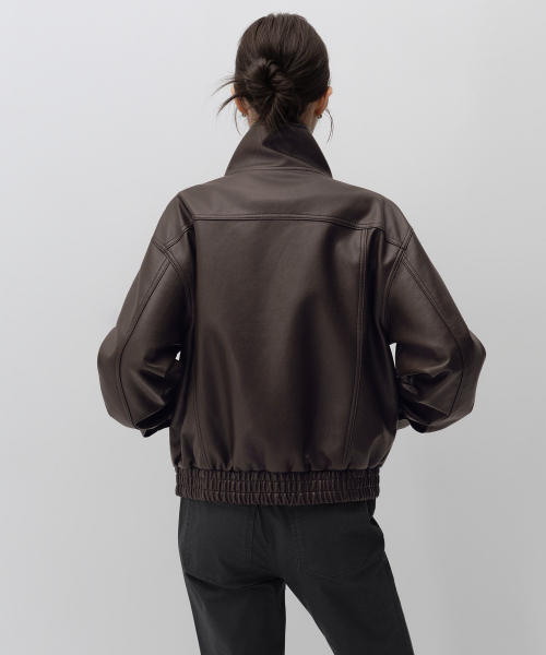 MUSINSA STANDARD WOMAN（ムシンサスタンダードウーマン）の「ウィメンズ シンセティックレザー ハイネックブルゾンジャケット [ブラウン]（ライダースジャケット・レディース・その他・LARGE/SMALL/MEDIUM）」の3枚目の写真