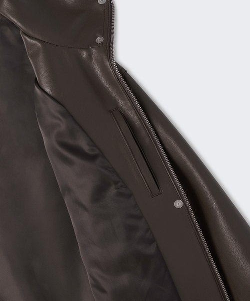 MUSINSA STANDARD WOMAN（ムシンサスタンダードウーマン）の「ウィメンズ シンセティックレザー ハイネックブルゾンジャケット [ブラウン]（ライダースジャケット・レディース・その他・LARGE/SMALL/MEDIUM）」の7枚目の写真