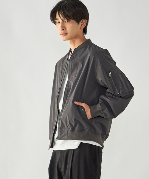 COMME CA ISM(コムサイズム)の「4U MA-1ブルゾン(ブルゾン・メンズ・ブラック/チャコール・M/L)」の2枚目の写真
