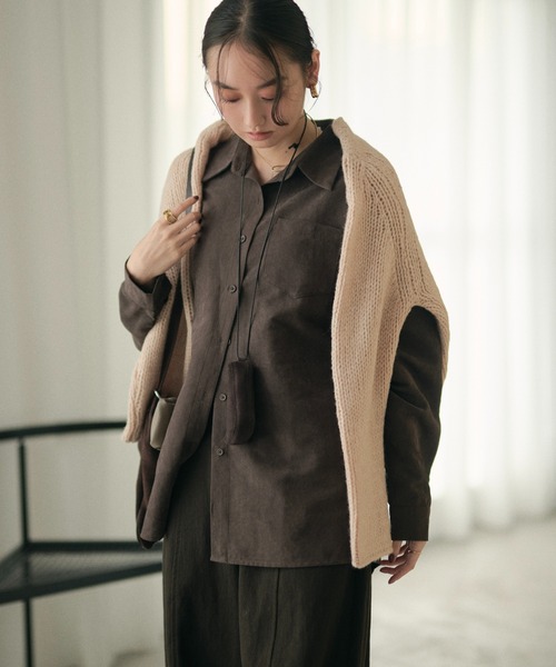 LAULEN(ローレン)の「back buckle suede touch shirt/バックバックルスエードタッチシャツ(シャツ/ブラウス・レディース・カーキ/ブラウン・FREE)」の6枚目の写真