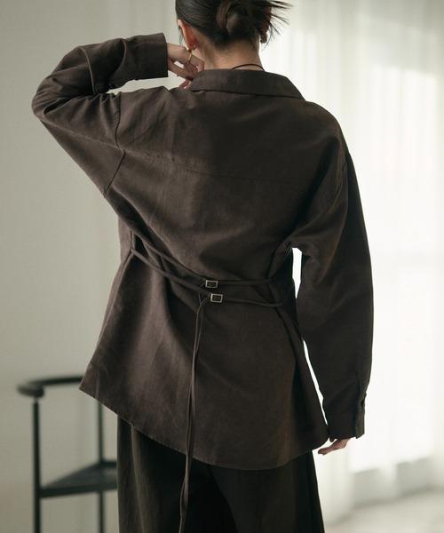 LAULEN(ローレン)の「back buckle suede touch shirt/バックバックルスエードタッチシャツ(シャツ/ブラウス・レディース・カーキ/ブラウン・FREE)」の5枚目の写真