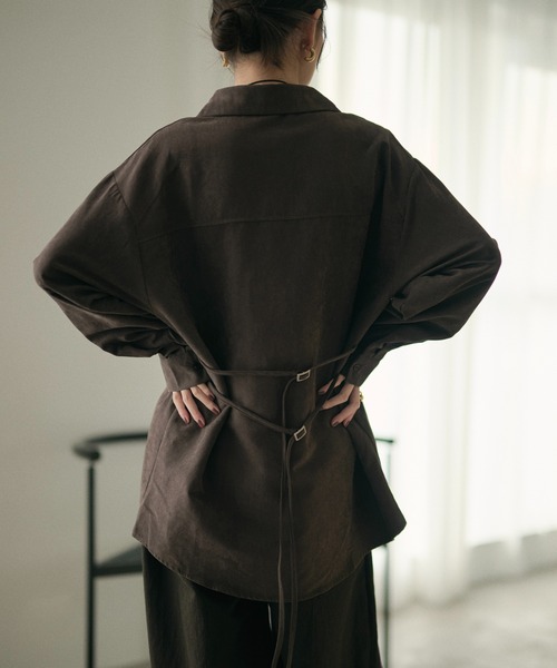 LAULEN(ローレン)の「back buckle suede touch shirt/バックバックルスエードタッチシャツ(シャツ/ブラウス・レディース・カーキ/ブラウン・FREE)」の11枚目の写真