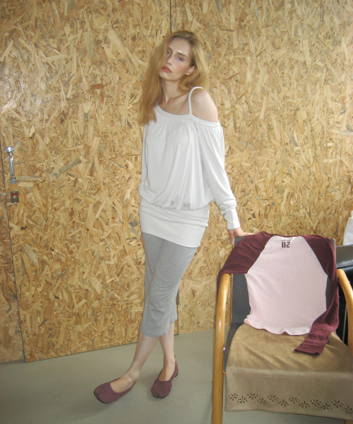 ASURA（アスラ）の「TWIST ONE SHOULDER DRESS (VINTAGE IVORY)（ワンピース・レディース・その他・OS）」の2枚目の写真