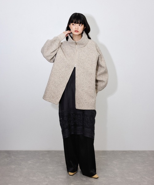 ADAM ET ROPE'(アダムエロペ)の「サテンイージースラックス(スラックス・レディース・オフホワイト/ブラック・38/36)」の4枚目の写真