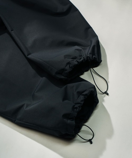 EKAL（エカル）の「『別注』Mizuno×EKAL　GORE-TEX WINDSTOPPER トラックパンツ（その他パンツ・メンズ・グレー系その他/ブラック・SMALL/LARGE/MEDIUM）」の9枚目の写真