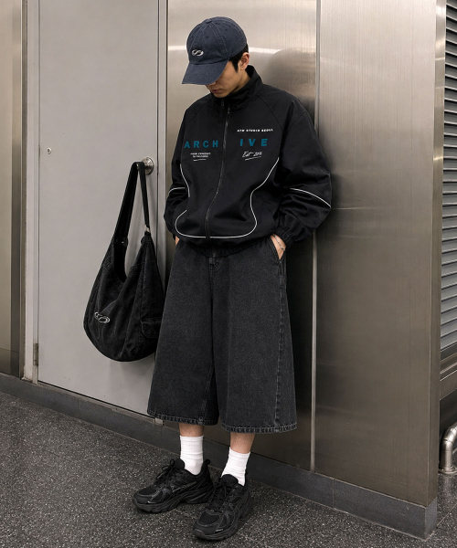 ARTISTWEAR（アーティストウェア）の「アーカイブデップ ラグランパイピングウインドブレーカー（ナイロンジャケット・レディース・ブラック・SMALL/MEDIUM/LARGE/X-LARGE/XX-LARGE）」の3枚目の写真