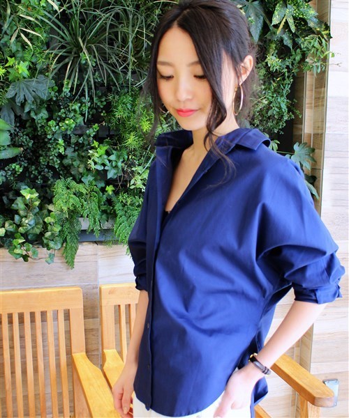 LIMITLESS LUXURY（リミットレスラグジュアリー）の「BIGドロップシャツ◆（シャツ/ブラウス・レディース・ホワイト/ネイビー/サックスブルー・FREE）」の3枚目の写真