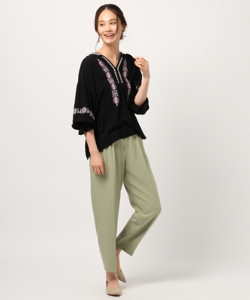 GLOBAL WORK（グローバルワーク）の「ＴＲペグトップパンツ/776708（その他パンツ・レディース・ホワイト/ベージュ/ネイビー/ライトグリーン/ライトピンク・LARGE/MEDIUM/SMALL）」の18枚目の写真