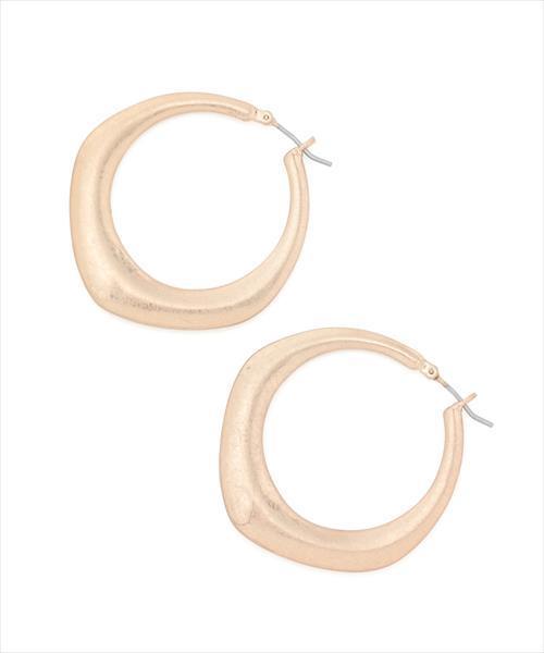 ADAM ET ROPE'（アダムエロペ）の「エッジフープピアス（ピアス（両耳用）・レディース・シルバー/ゴールド・FREE）」の8枚目の写真