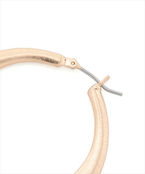 ADAM ET ROPE'（アダムエロペ）の「エッジフープピアス（ピアス（両耳用）・レディース・シルバー/ゴールド・FREE）」の6枚目の写真