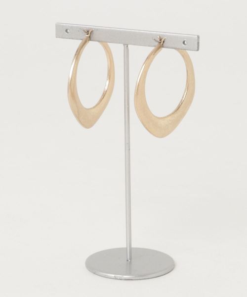 ADAM ET ROPE'（アダムエロペ）の「エッジフープピアス（ピアス（両耳用）・レディース・シルバー/ゴールド・FREE）」の3枚目の写真