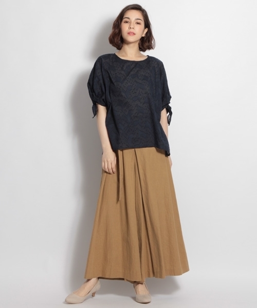 niko and...(ニコアンド)の「花ドビー袖リボンブラウス(シャツ/ブラウス・レディース・ホワイト/ネイビー/キャメル・MEDIUM/LARGE)」の6枚目の写真