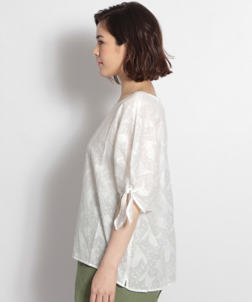 niko and...(ニコアンド)の「花ドビー袖リボンブラウス(シャツ/ブラウス・レディース・ホワイト/ネイビー/キャメル・MEDIUM/LARGE)」の8枚目の写真