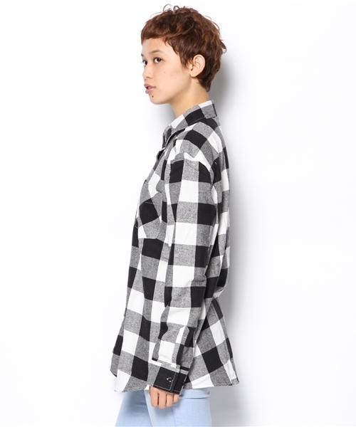 WEGO（ウィゴー）の「WEGO/ブロックチェックBIGシャツ（シャツ/ブラウス・レディース・ホワイト/ブルー/イエロー/レッド・FREE）」の6枚目の写真